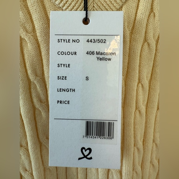 Daily Sports Cream Cable Knit Vest Sweater - Picture 5 of 5